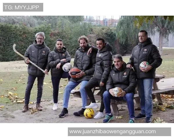 足球明星齐聚一堂热情加油排队瞬间展现团结与激情的精彩画面